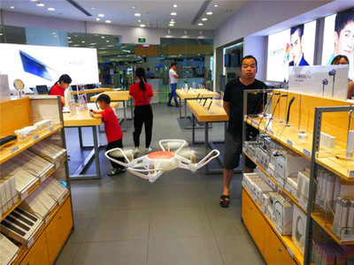 張家界中商購物廣場小米之家新零售體驗店6月9日盛大開業(yè)，引領智慧消費新潮流