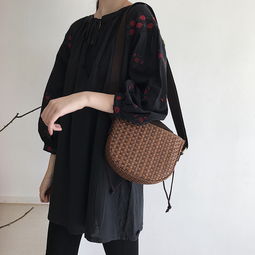 轉(zhuǎn)角1號(hào)精品女裝店 秋季新風(fēng)尚，韓版娃娃裙演繹溫柔浪漫